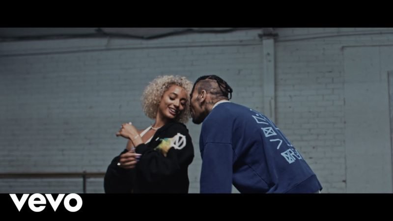 chris brown e danileigh dancam juntos do clipe de easy assista 1