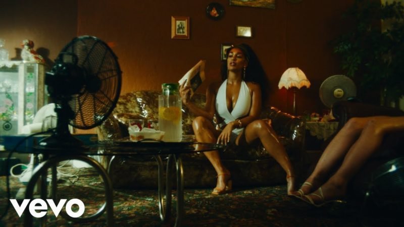 jorja smith libera clipe quente para sua nova musica be honest com burna boy 1