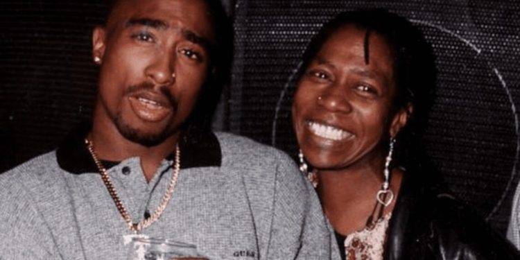Capa Tupac e sua mãe