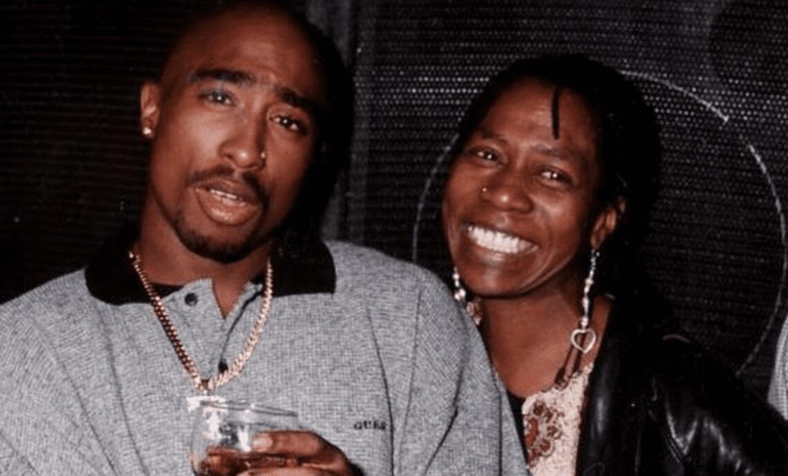 Capa Tupac e sua mãe