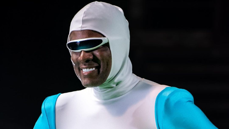 MC IG vira o super herói ‘Gelado’ no clipe de  “Sorriso No Rosto”